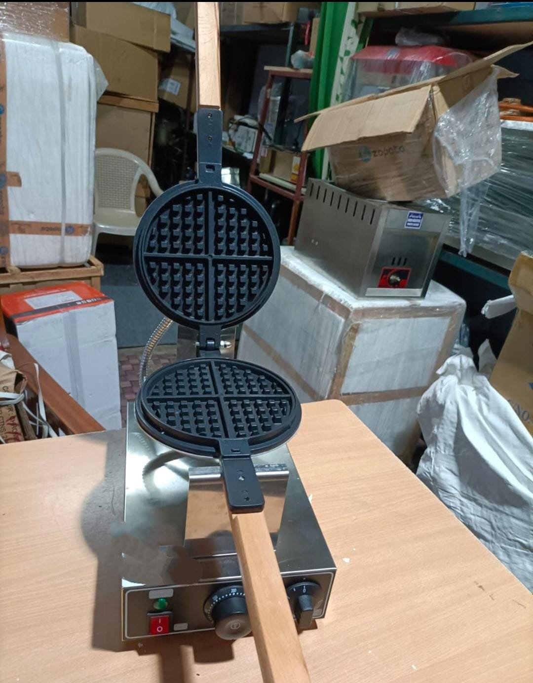 Electric rotating Waffle maker