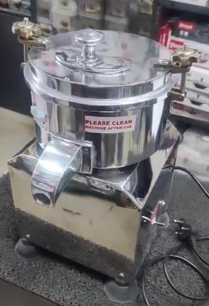 Carrot juice machine